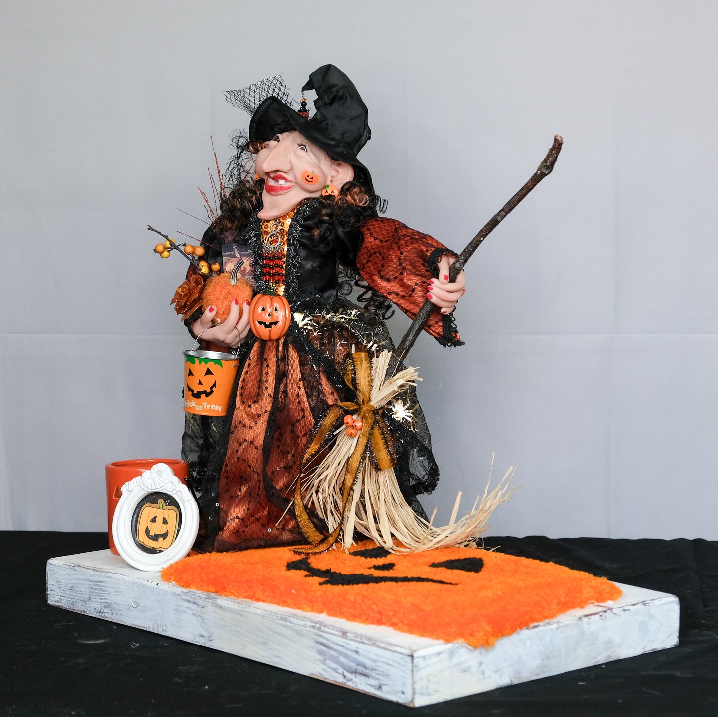 Jack-o'-Lantern Fangirl Witch